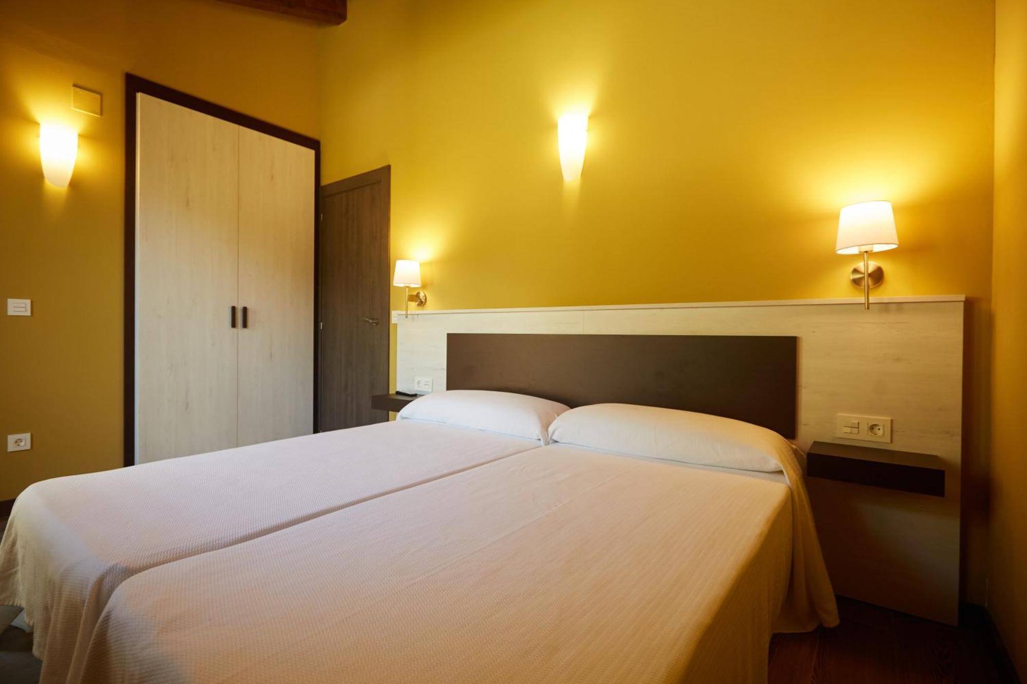 Apartamentos Rurales Casa La Piedra Collia Bagian luar foto