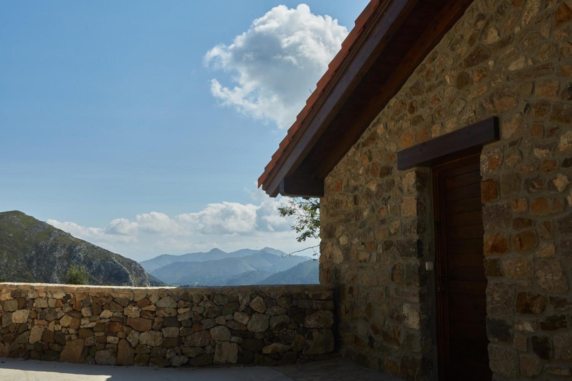 Apartamentos Rurales Casa La Piedra Collia Bagian luar foto