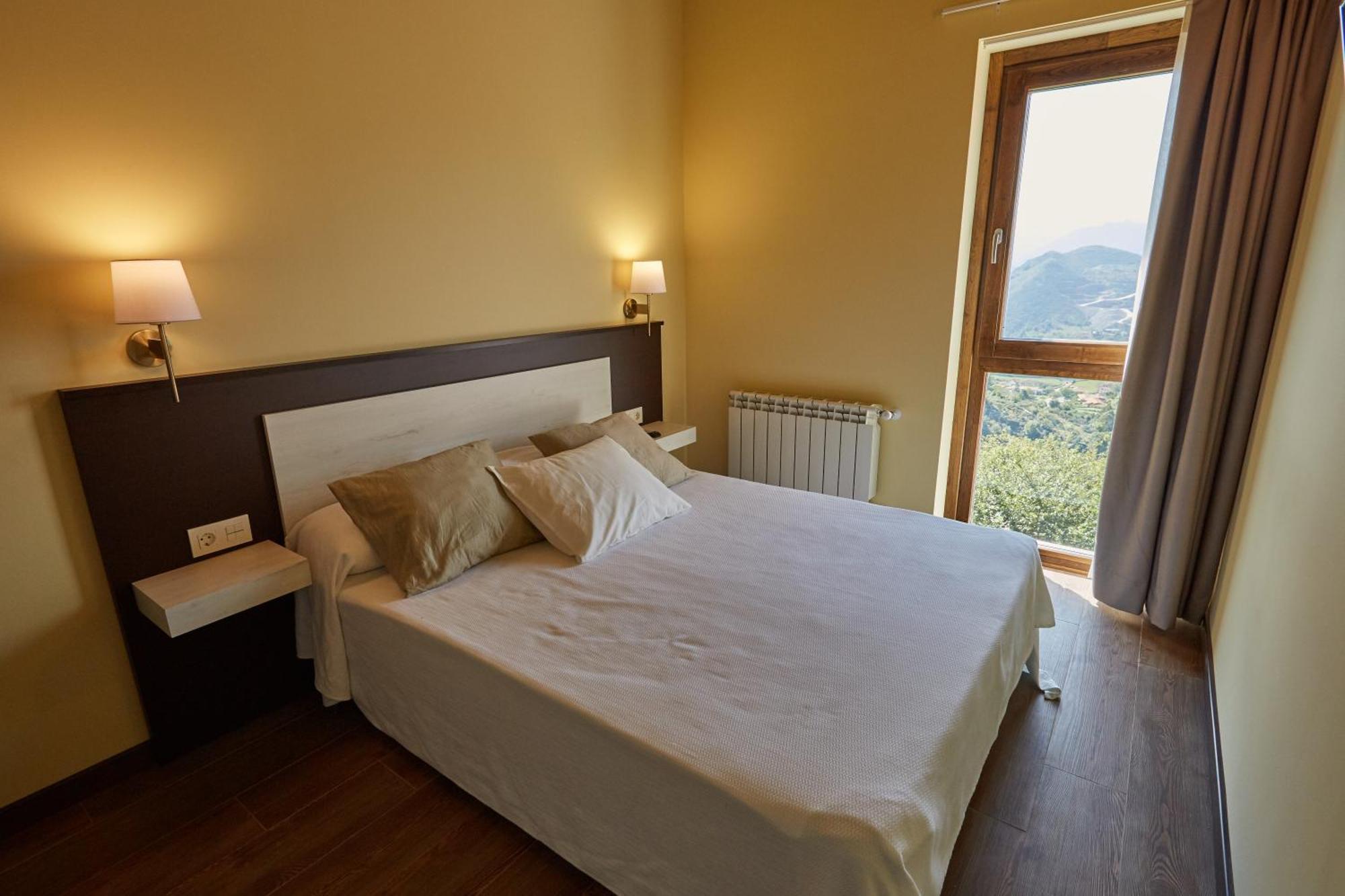 Apartamentos Rurales Casa La Piedra Collia Bagian luar foto
